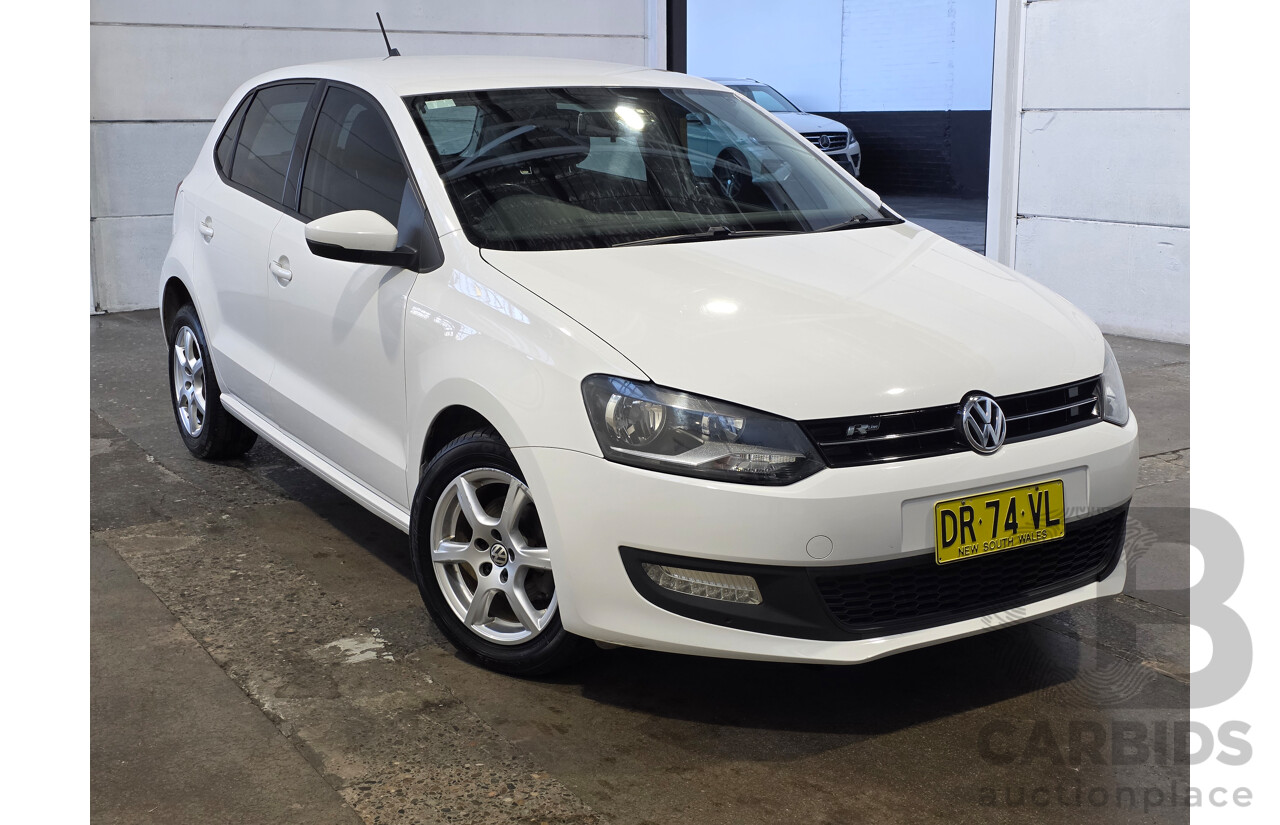 4/2013 Volkswagen Polo 77TSI Comfortline FWD 6R MY13.5 5d Hatchback White 1.2L