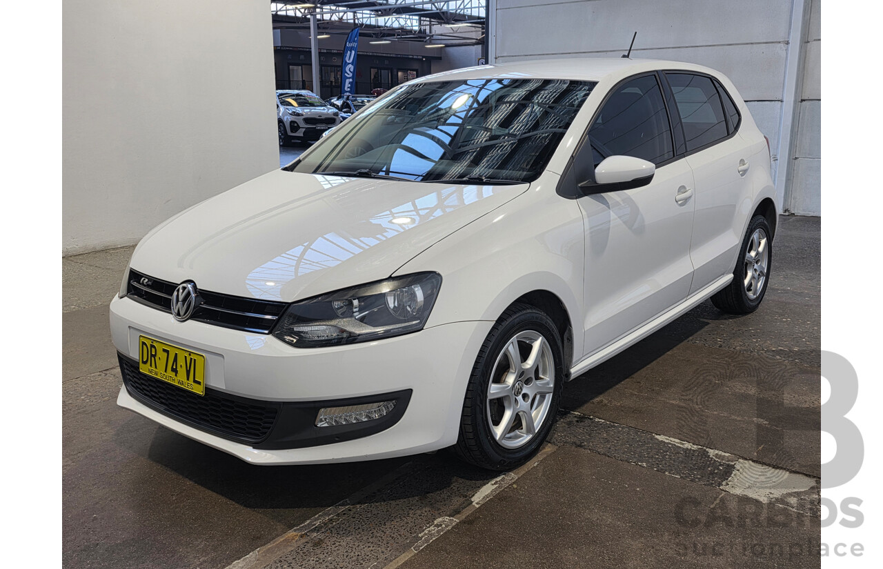 4/2013 Volkswagen Polo 77TSI Comfortline FWD 6R MY13.5 5d Hatchback White 1.2L
