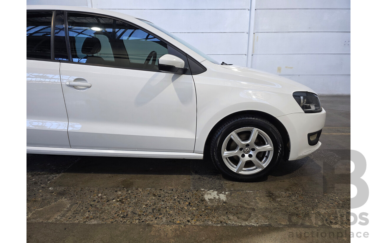 4/2013 Volkswagen Polo 77TSI Comfortline FWD 6R MY13.5 5d Hatchback White 1.2L