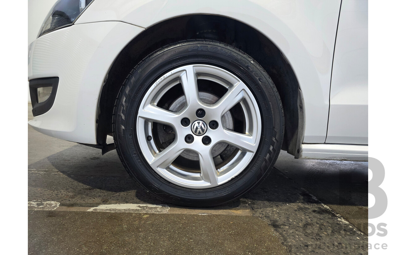 4/2013 Volkswagen Polo 77TSI Comfortline FWD 6R MY13.5 5d Hatchback White 1.2L