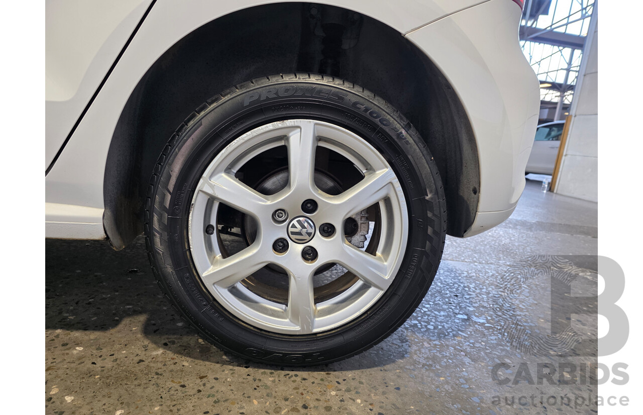 4/2013 Volkswagen Polo 77TSI Comfortline FWD 6R MY13.5 5d Hatchback White 1.2L