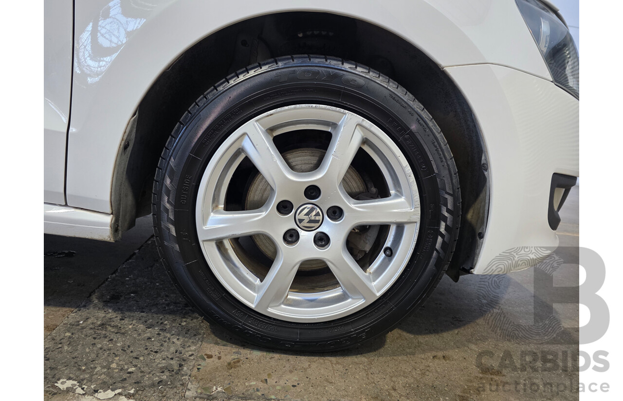 4/2013 Volkswagen Polo 77TSI Comfortline FWD 6R MY13.5 5d Hatchback White 1.2L