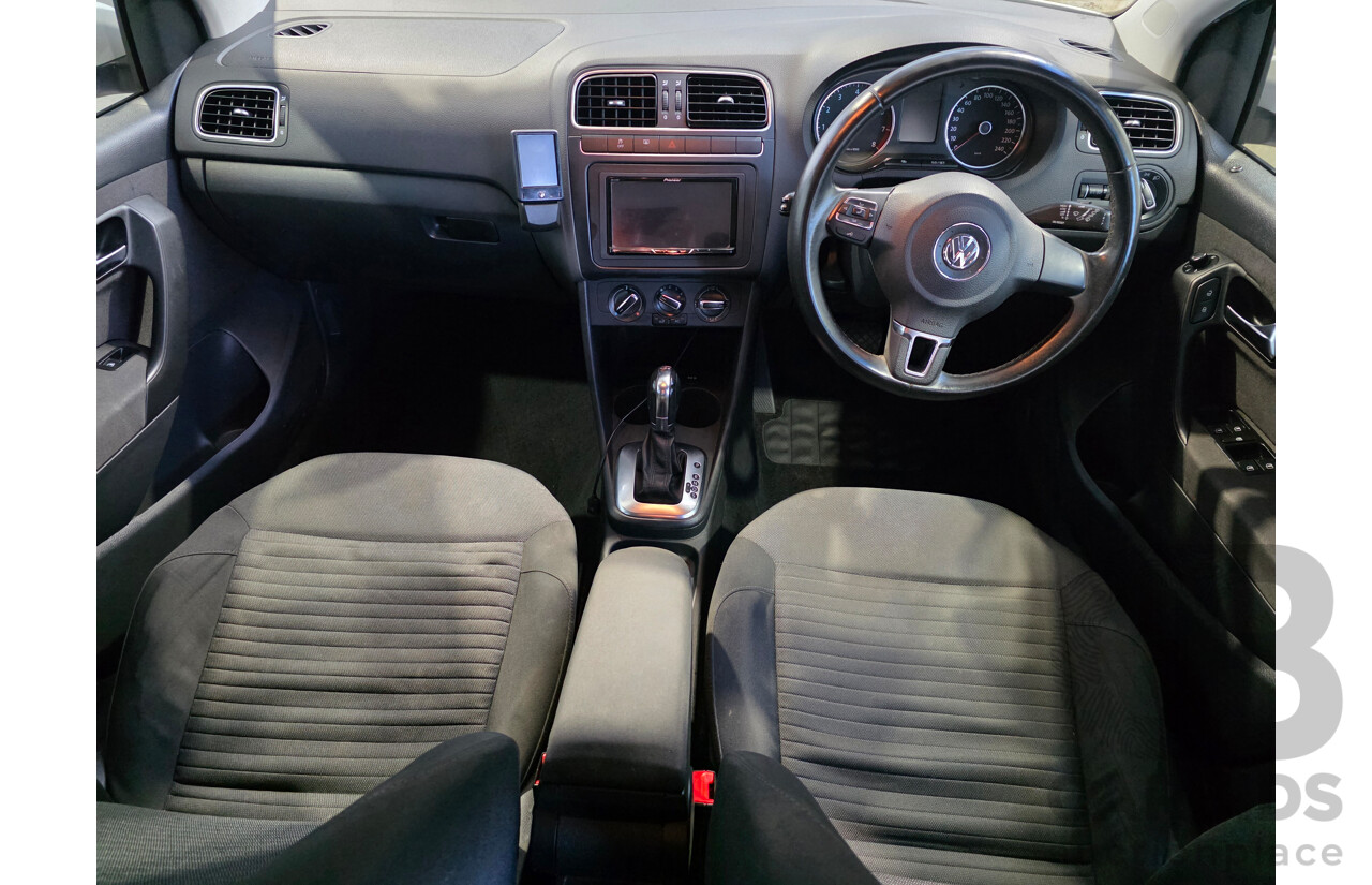 4/2013 Volkswagen Polo 77TSI Comfortline FWD 6R MY13.5 5d Hatchback White 1.2L