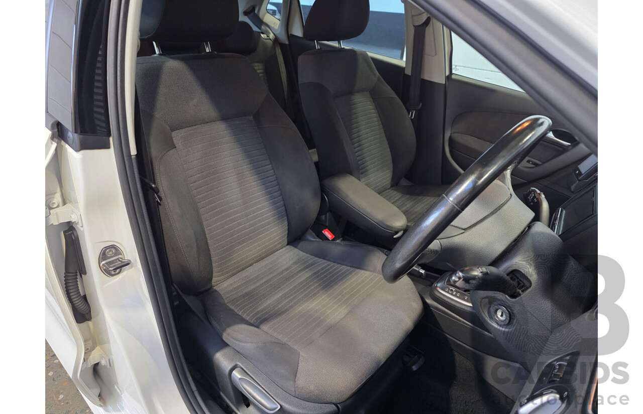 4/2013 Volkswagen Polo 77TSI Comfortline FWD 6R MY13.5 5d Hatchback White 1.2L