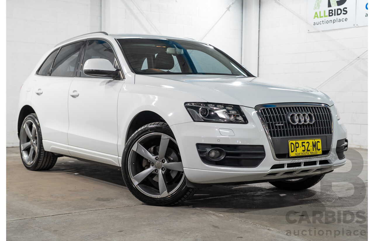 06/2011 Audi Q5 2.0 TFSI Quattro (AWD) 8R MY12 4D Wagon White Turbo 2.0L