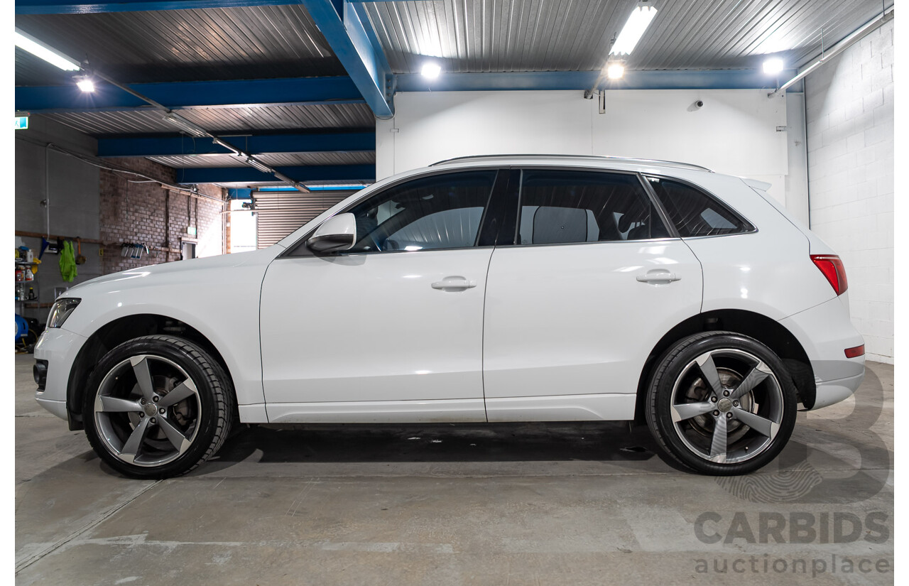 06/2011 Audi Q5 2.0 TFSI Quattro (AWD) 8R MY12 4D Wagon White Turbo 2.0L