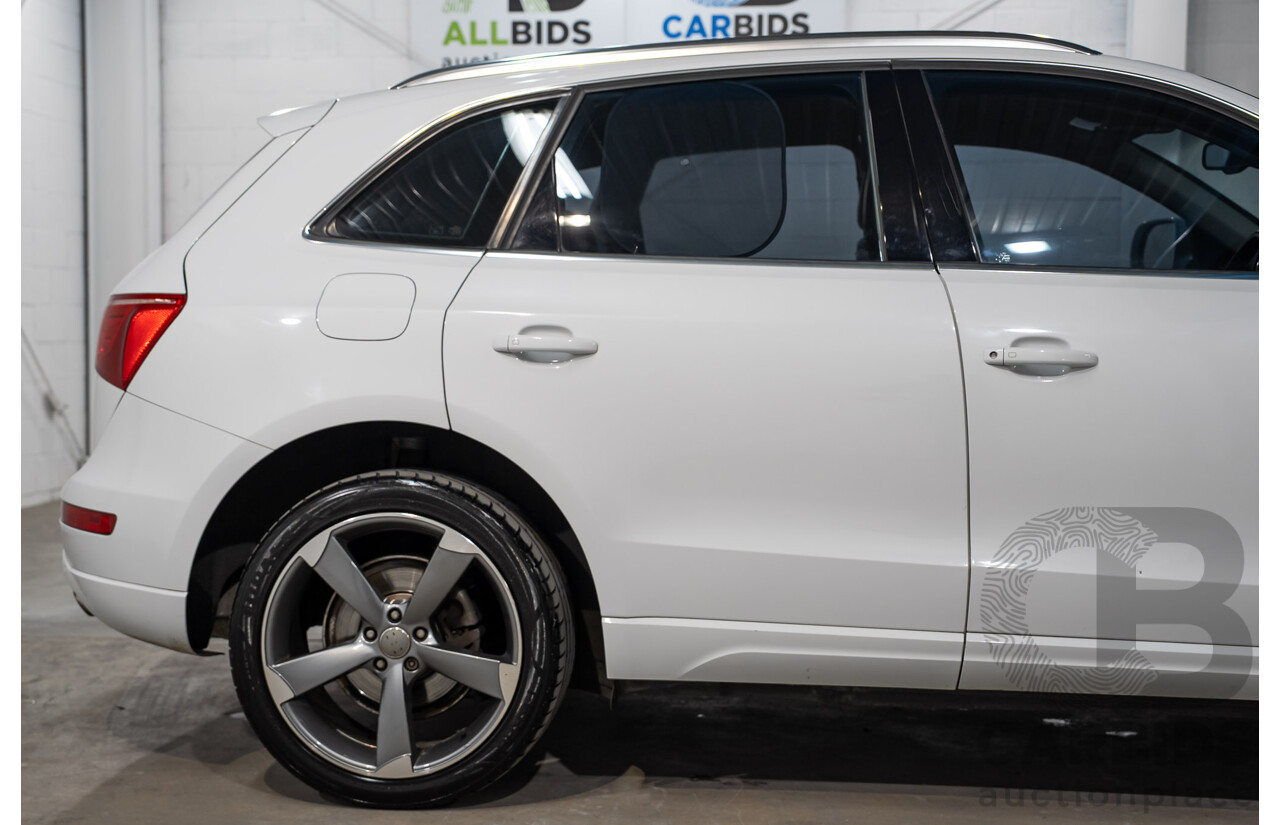 06/2011 Audi Q5 2.0 TFSI Quattro (AWD) 8R MY12 4D Wagon White Turbo 2.0L