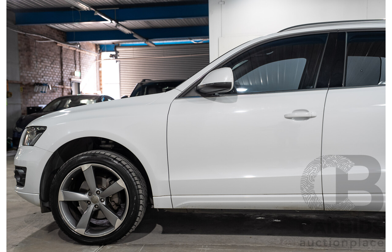 06/2011 Audi Q5 2.0 TFSI Quattro (AWD) 8R MY12 4D Wagon White Turbo 2.0L