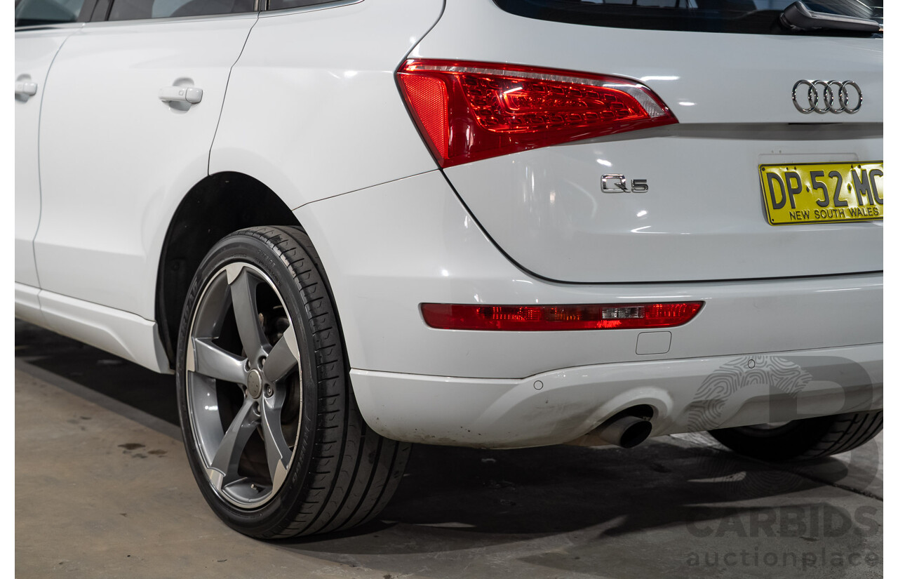 06/2011 Audi Q5 2.0 TFSI Quattro (AWD) 8R MY12 4D Wagon White Turbo 2.0L