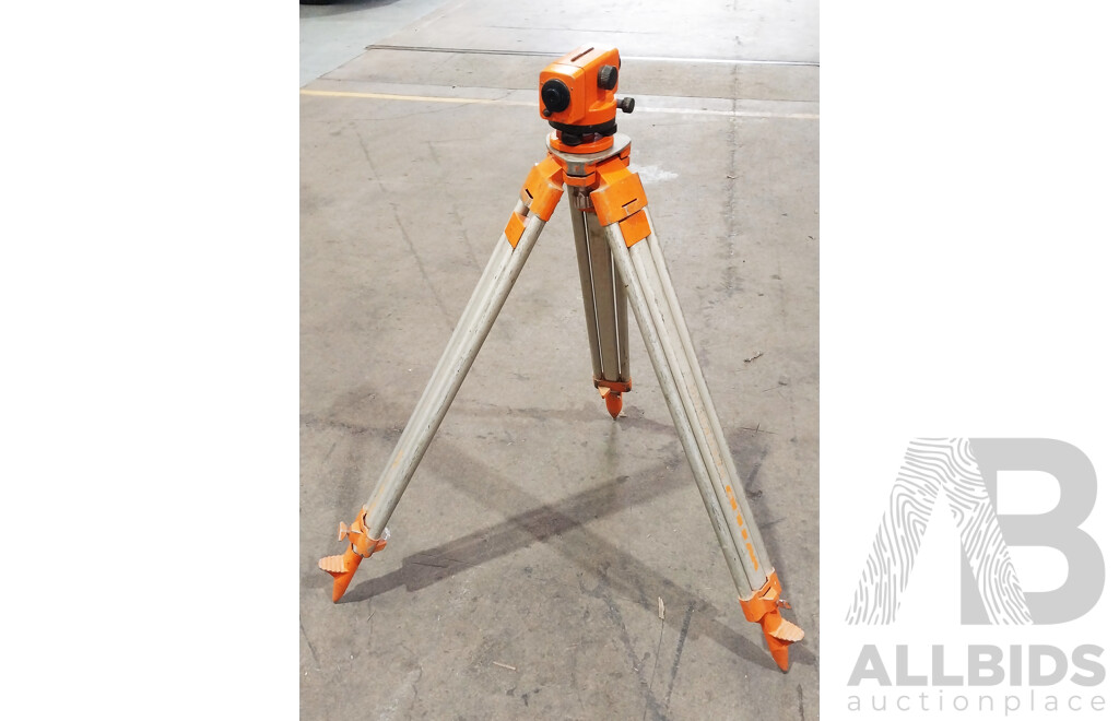 Wild Heerbrugg NA0 Optical Leveling Instrument