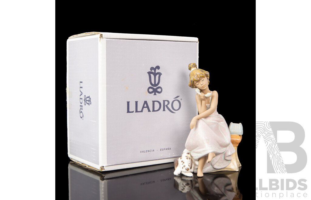 Lladro 'Chit-Chat' Porcelain Figure