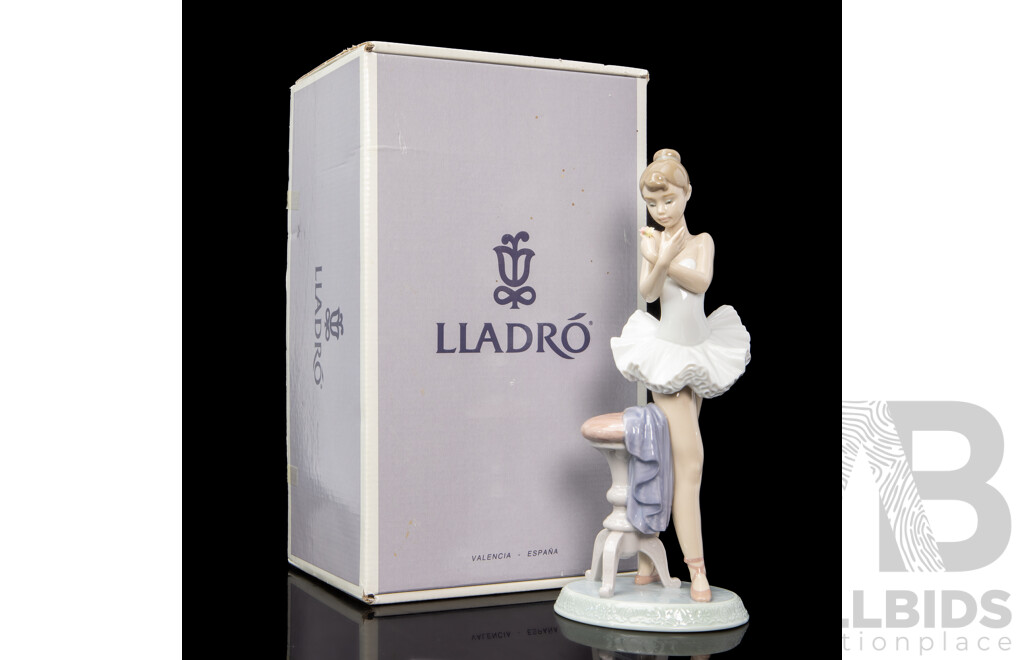 Boxed Lladro 'For a Perfect Performance' Porcelain Figure