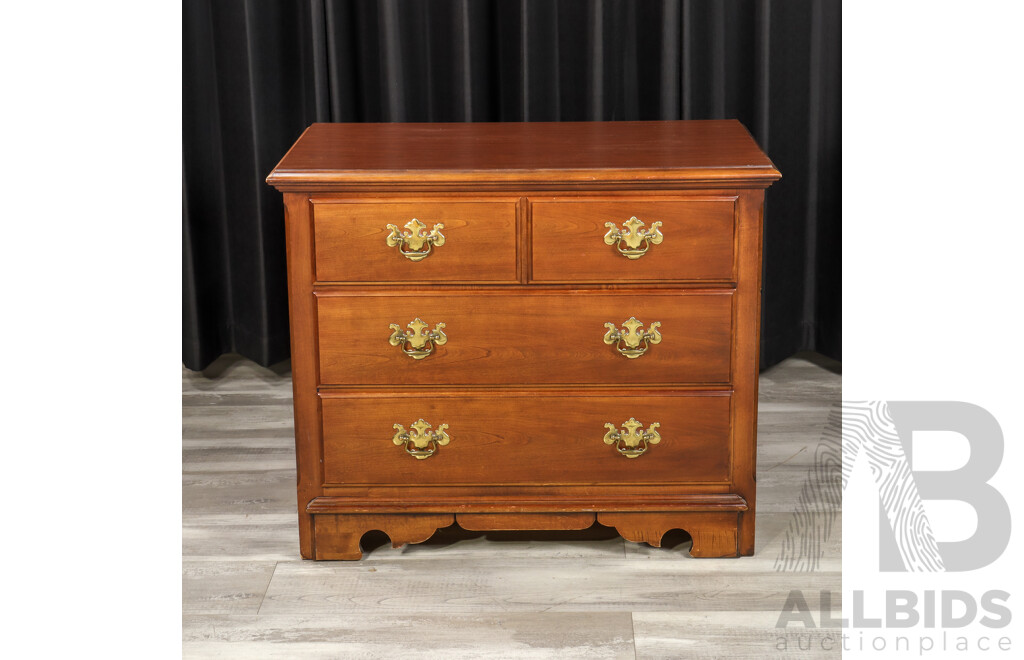 Georgian Style Chest of Three Drawers by Thomasville Furniture