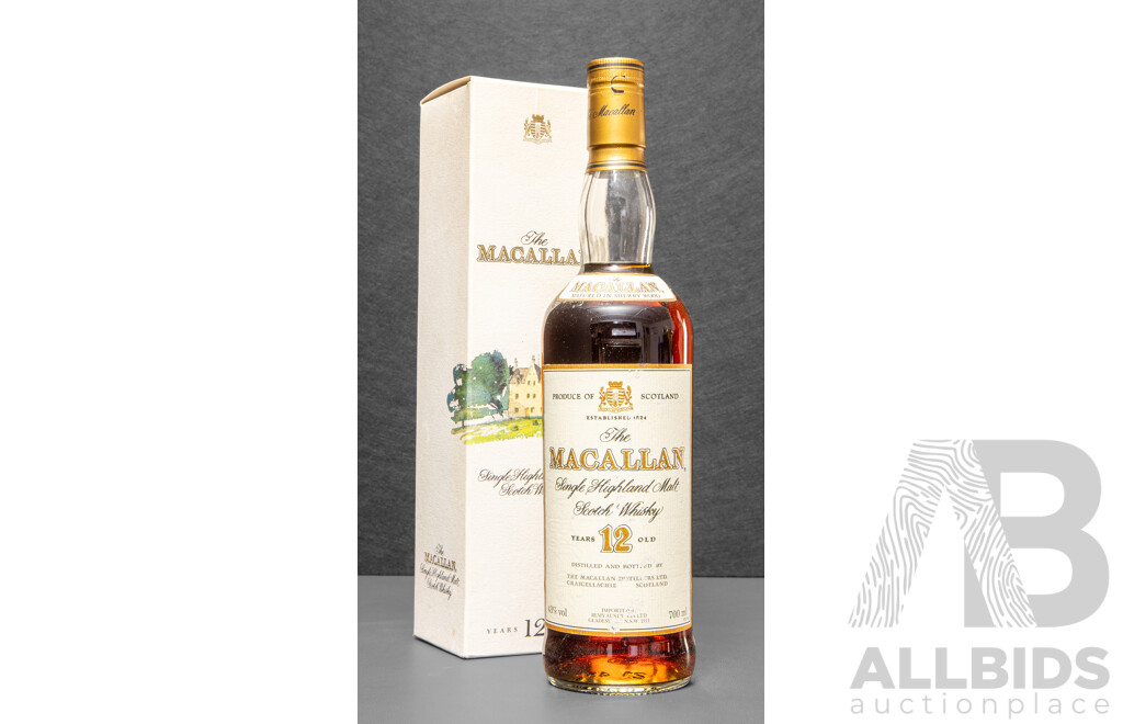 Vintage 'The Macallan' Sherry Oak Single Highland Malt Scotch Whisky in Presentation Box, Bottled Early 1980's