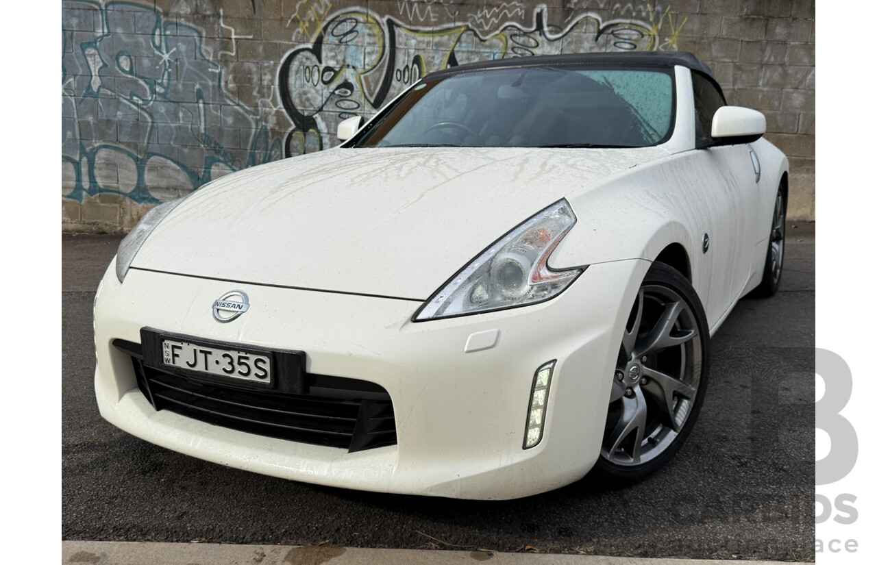 09/2015 Nissan 370Z  RWD Z34 MY14 2D Roadster White 3.7L