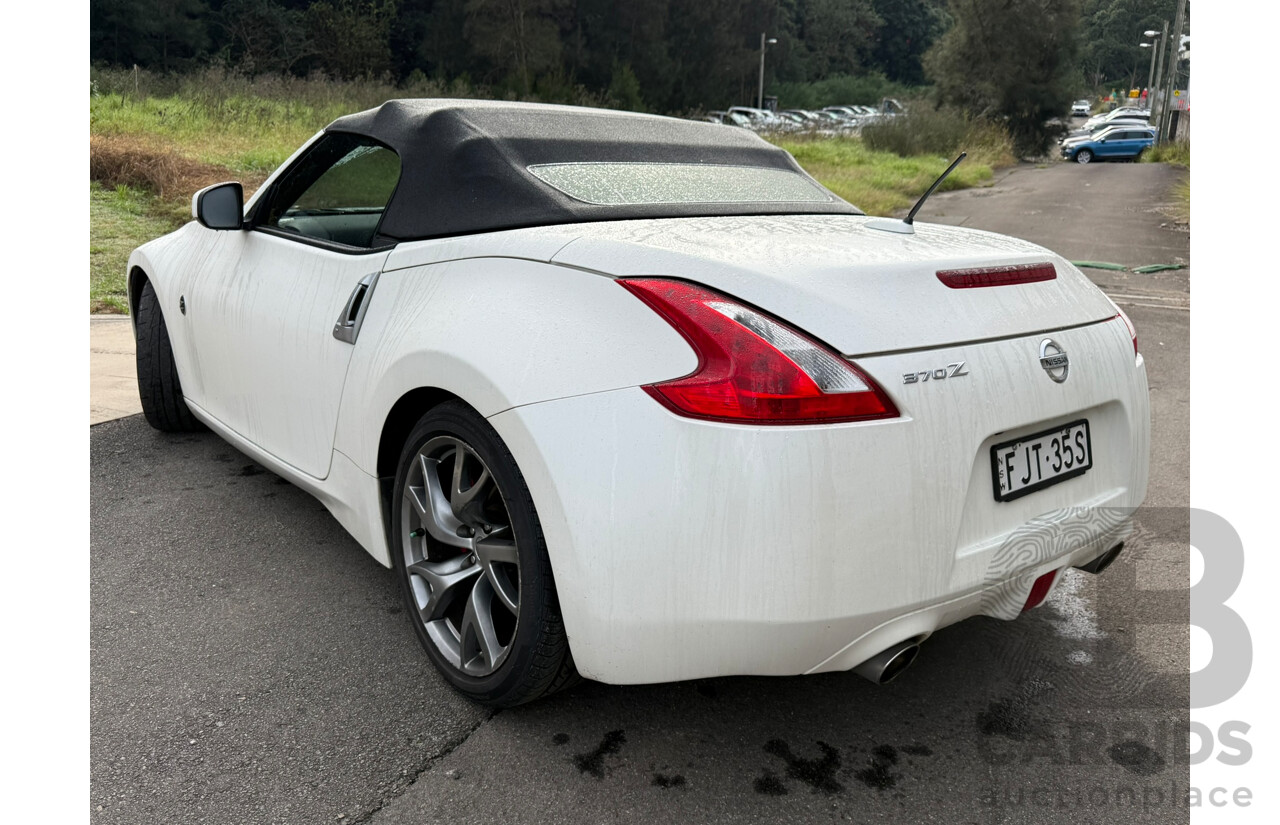 09/2015 Nissan 370Z  RWD Z34 MY14 2D Roadster White 3.7L