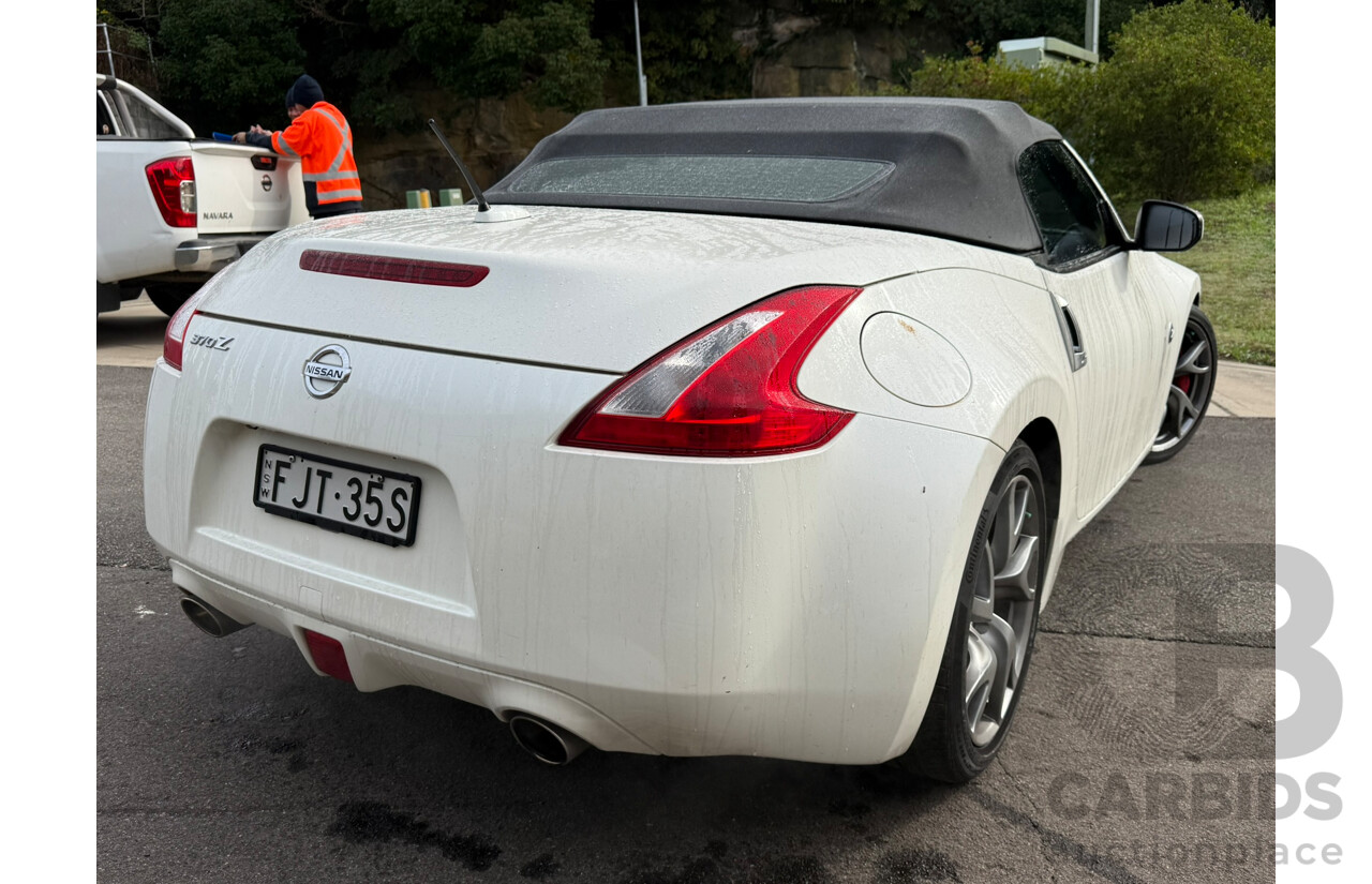 09/2015 Nissan 370Z  RWD Z34 MY14 2D Roadster White 3.7L