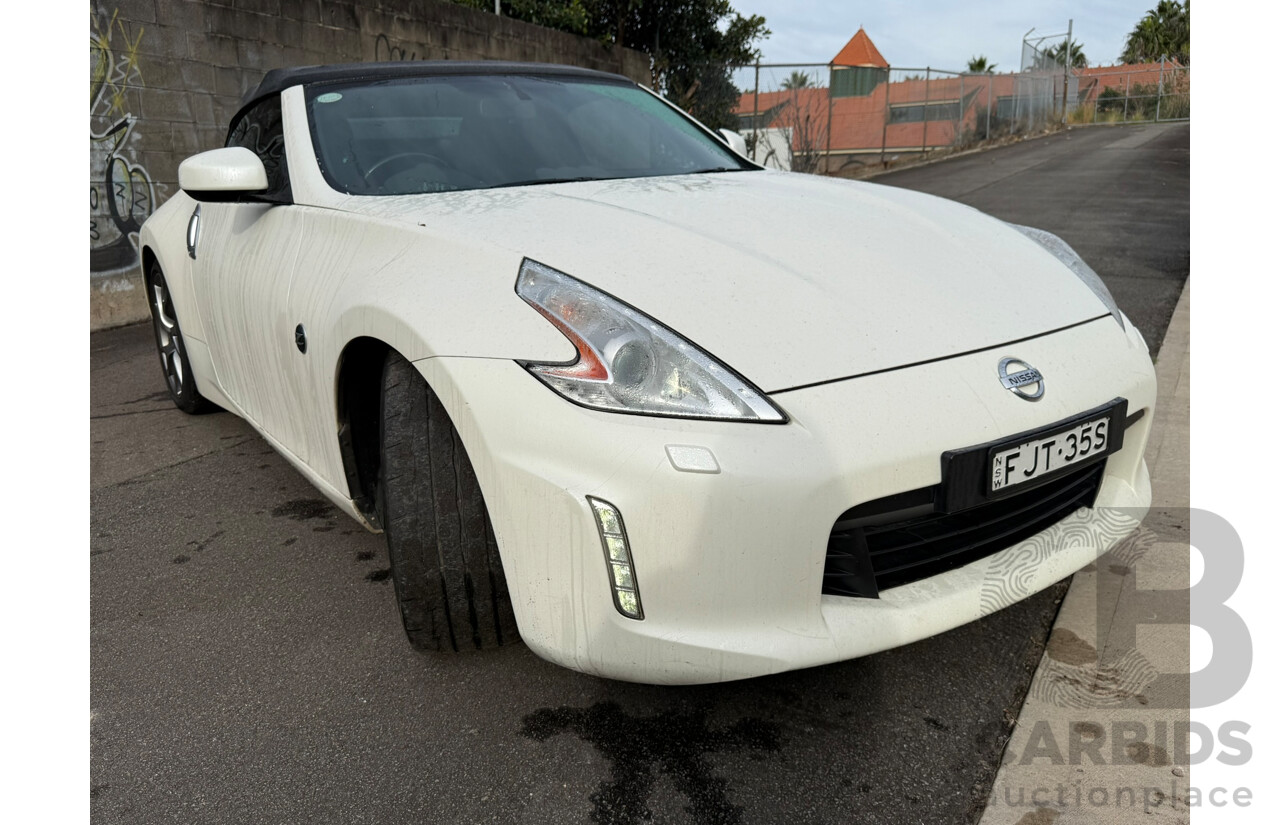 09/2015 Nissan 370Z  RWD Z34 MY14 2D Roadster White 3.7L