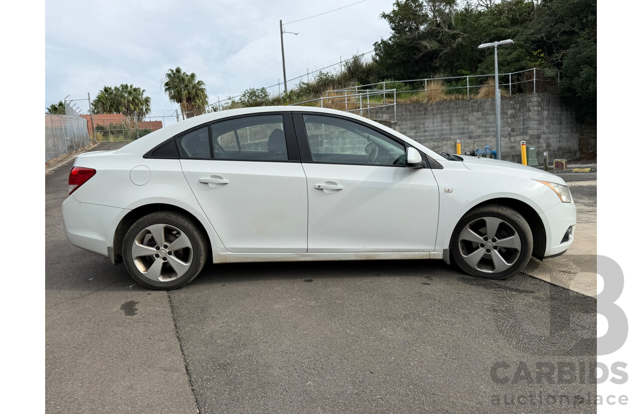 03/2013 Holden Cruze CD FWD JH MY13 4D Sedan White 1.8L