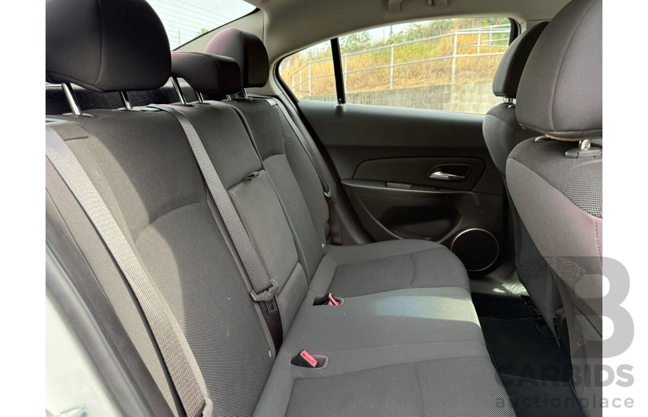 03/2013 Holden Cruze CD FWD JH MY13 4D Sedan White 1.8L