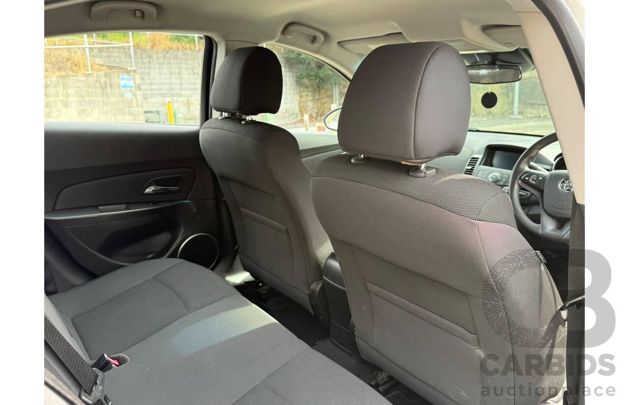 03/2013 Holden Cruze CD FWD JH MY13 4D Sedan White 1.8L