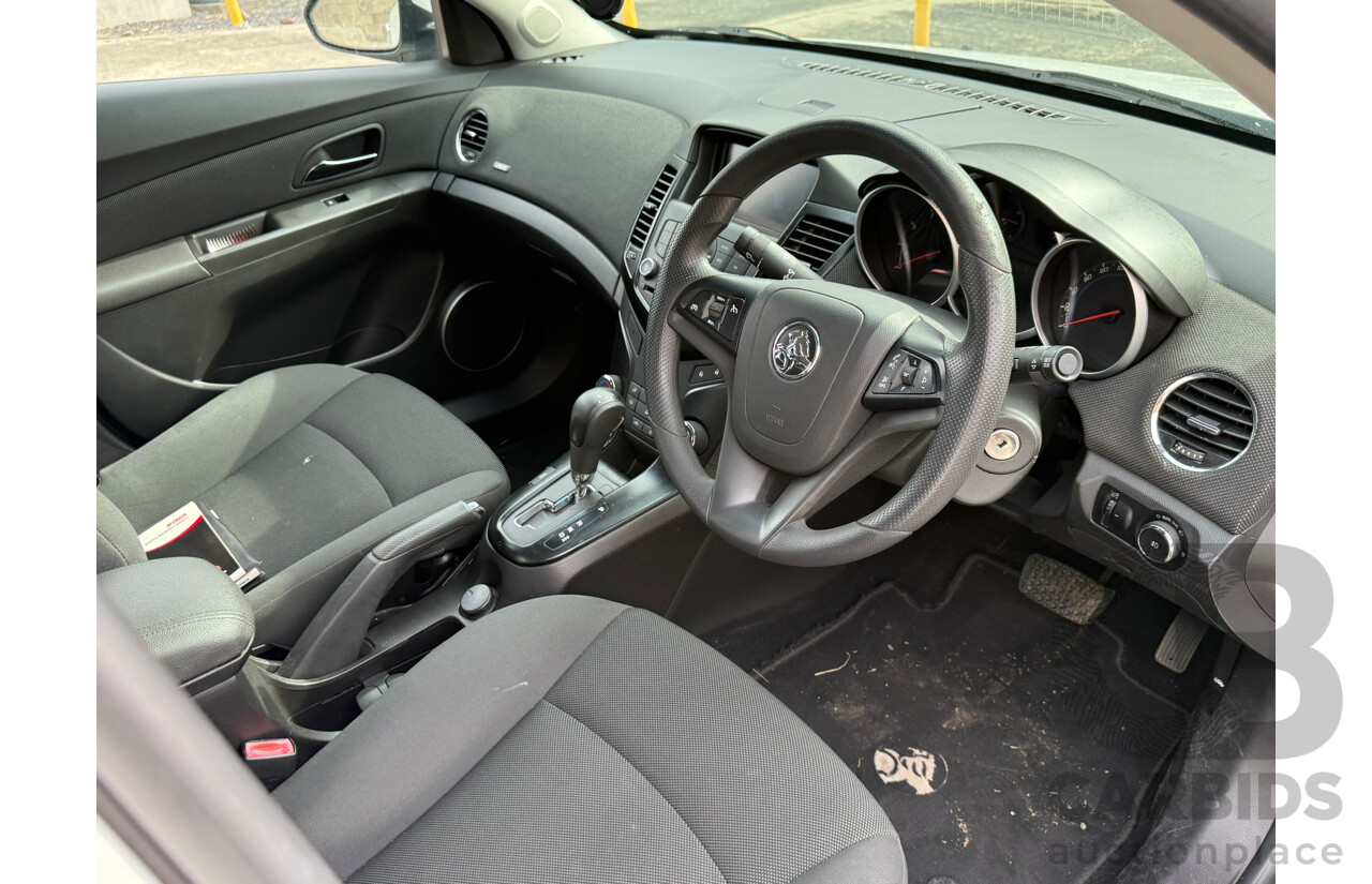 03/2013 Holden Cruze CD FWD JH MY13 4D Sedan White 1.8L