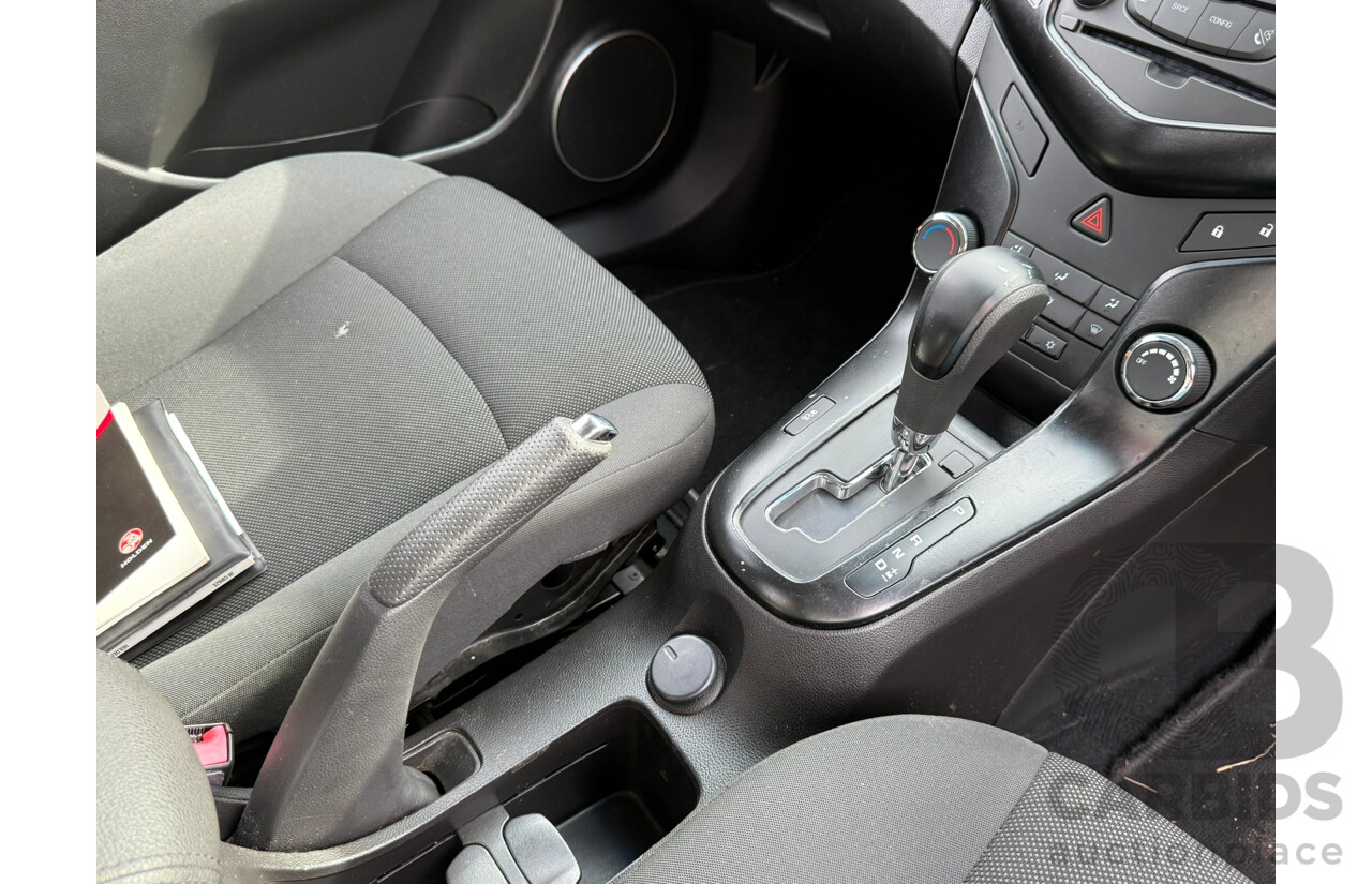 03/2013 Holden Cruze CD FWD JH MY13 4D Sedan White 1.8L