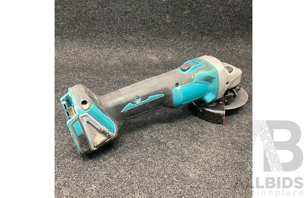 MAKITA 18V Brushless Angle Grinder - Skin Only
