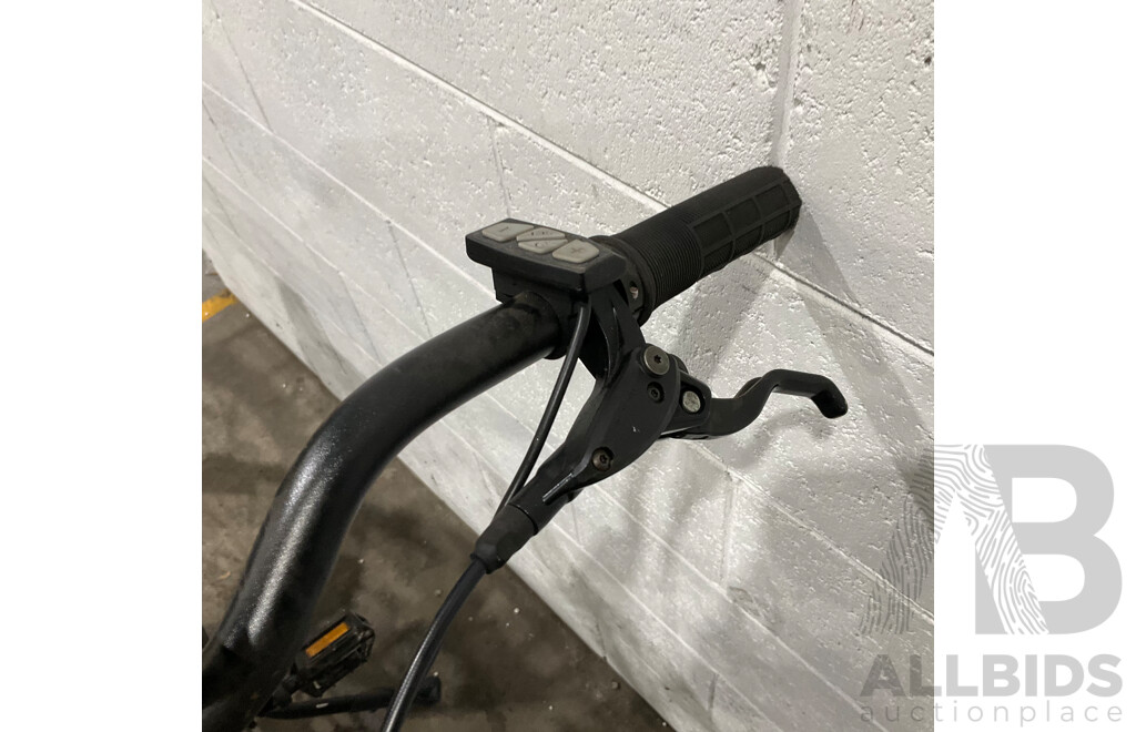 2020 NCM 28'' Venice 48V E-bike