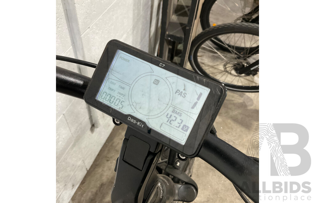 2020 NCM 28'' Venice 48V E-bike