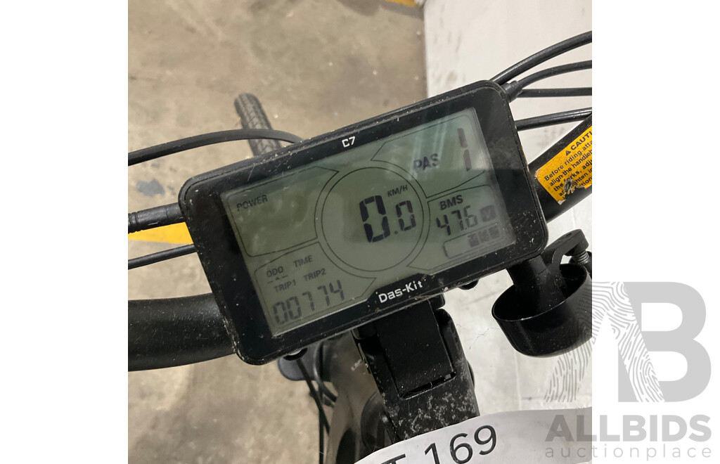 2023 NCM 28'' Milano Plus 48V E-bike