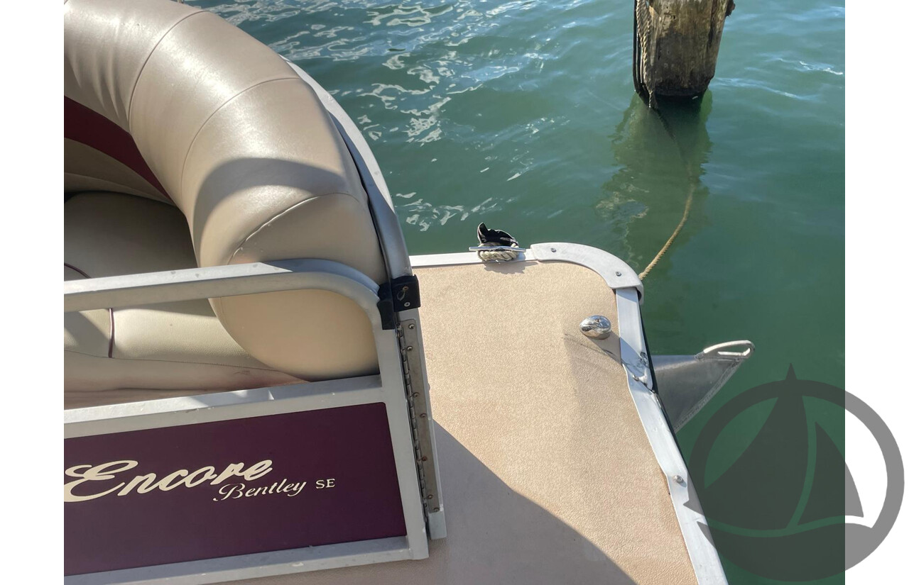 NO RESERVE - 2015 Encore Bentley 243 Tri Hull Pontoon Boat, 115 HP Mercury 4 Stroke, 469 Hrs