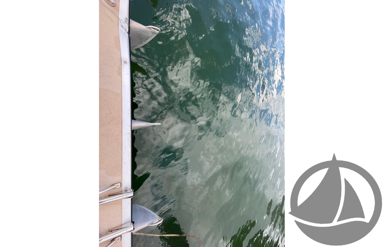 NO RESERVE - 2015 Encore Bentley 243 Tri Hull Pontoon Boat, 115 HP Mercury 4 Stroke, 469 Hrs