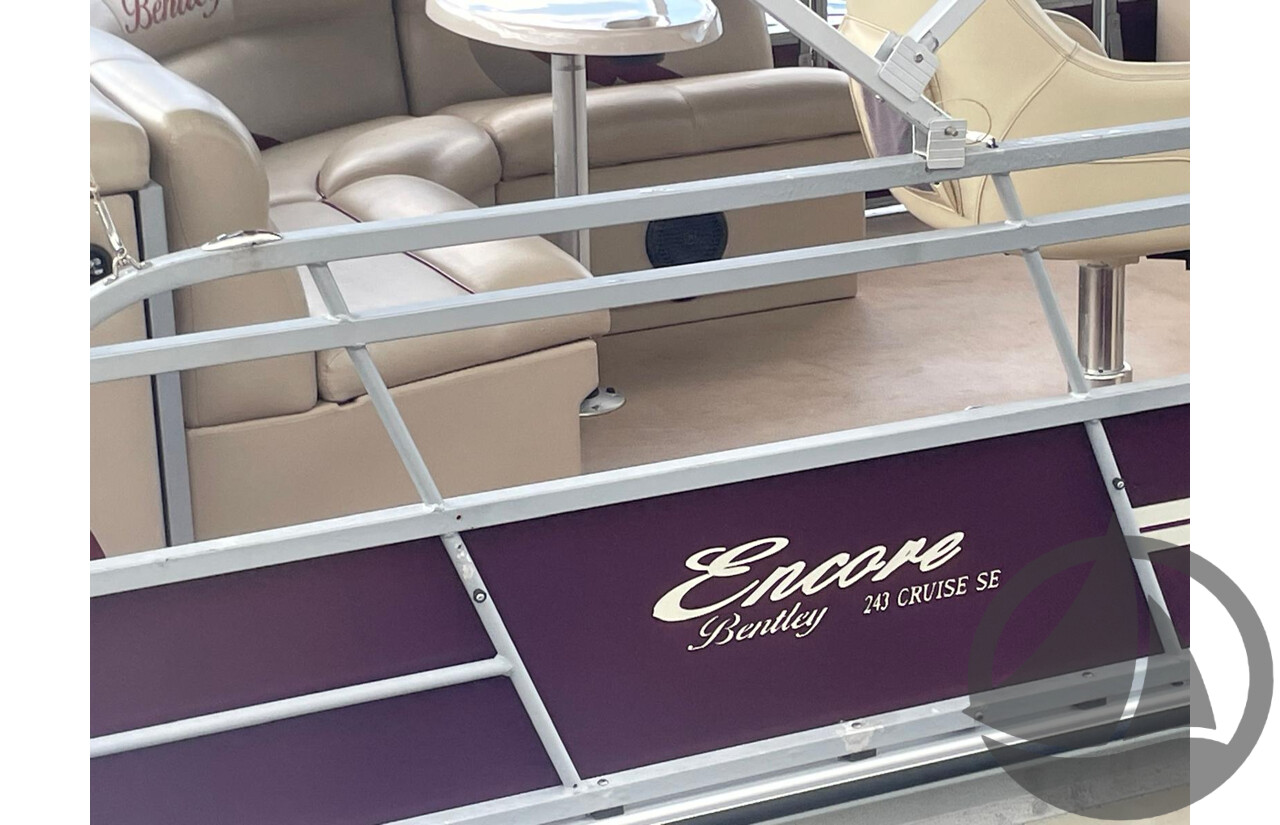 NO RESERVE - 2015 Encore Bentley 243 Tri Hull Pontoon Boat, 115 HP Mercury 4 Stroke, 469 Hrs