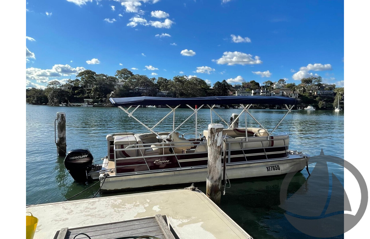 NO RESERVE - 2015 Encore Bentley 243 Tri Hull Pontoon Boat, 115 HP Mercury 4 Stroke, 469 Hrs