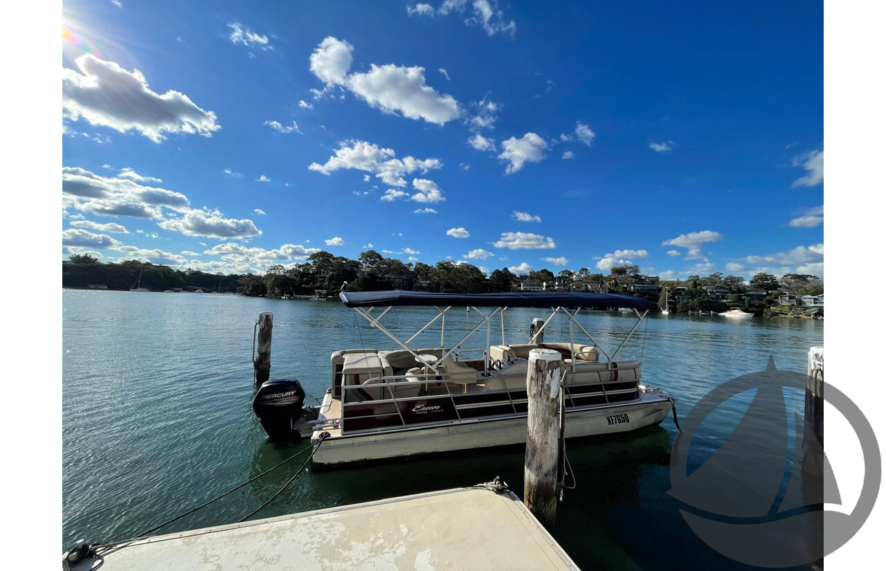 NO RESERVE - 2015 Encore Bentley 243 Tri Hull Pontoon Boat, 115 HP Mercury 4 Stroke, 469 Hrs