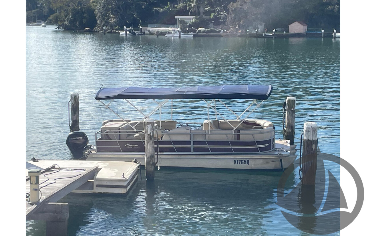 NO RESERVE - 2015 Encore Bentley 243 Tri Hull Pontoon Boat, 115 HP Mercury 4 Stroke, 469 Hrs