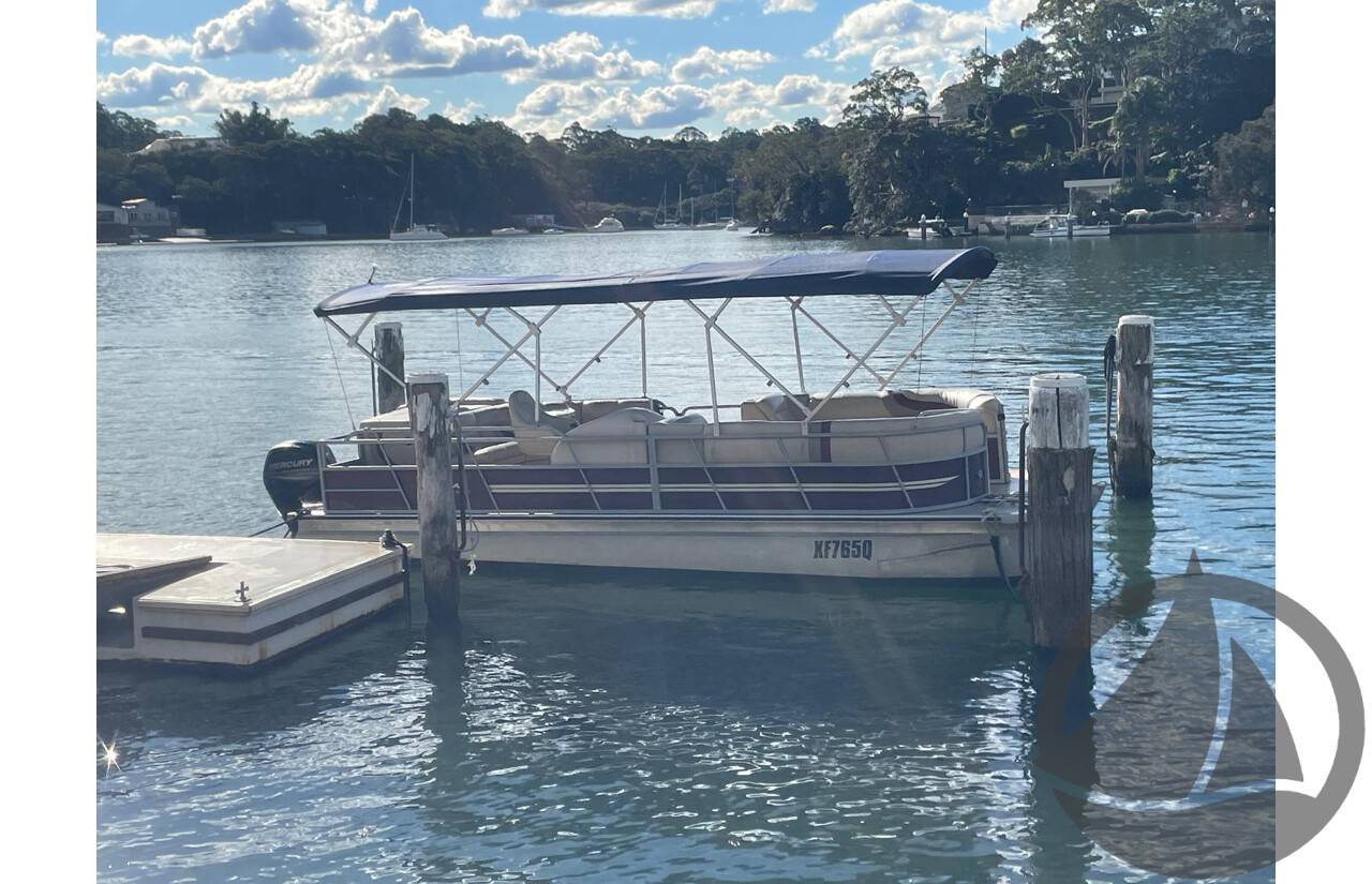 NO RESERVE - 2015 Encore Bentley 243 Tri Hull Pontoon Boat, 115 HP Mercury 4 Stroke, 469 Hrs
