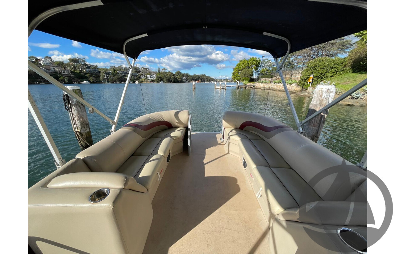 NO RESERVE - 2015 Encore Bentley 243 Tri Hull Pontoon Boat, 115 HP Mercury 4 Stroke, 469 Hrs