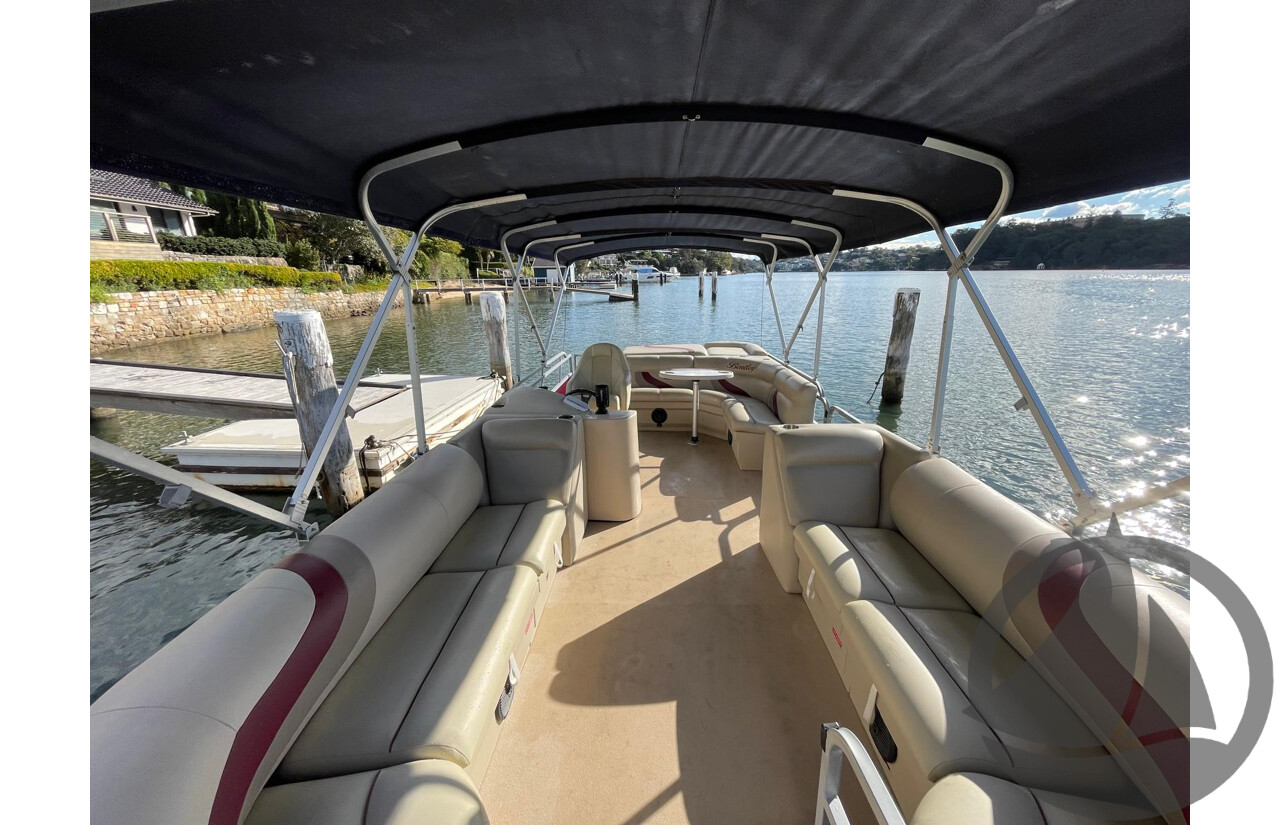 NO RESERVE - 2015 Encore Bentley 243 Tri Hull Pontoon Boat, 115 HP Mercury 4 Stroke, 469 Hrs