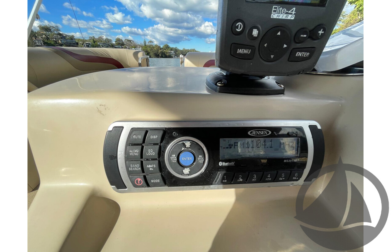 NO RESERVE - 2015 Encore Bentley 243 Tri Hull Pontoon Boat, 115 HP Mercury 4 Stroke, 469 Hrs
