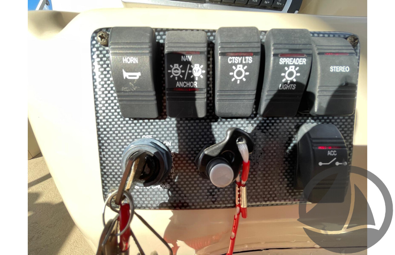 NO RESERVE - 2015 Encore Bentley 243 Tri Hull Pontoon Boat, 115 HP Mercury 4 Stroke, 469 Hrs