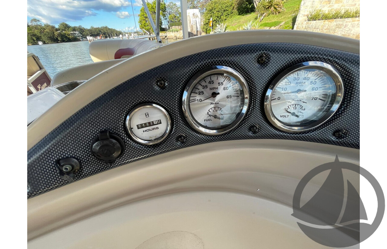 NO RESERVE - 2015 Encore Bentley 243 Tri Hull Pontoon Boat, 115 HP Mercury 4 Stroke, 469 Hrs
