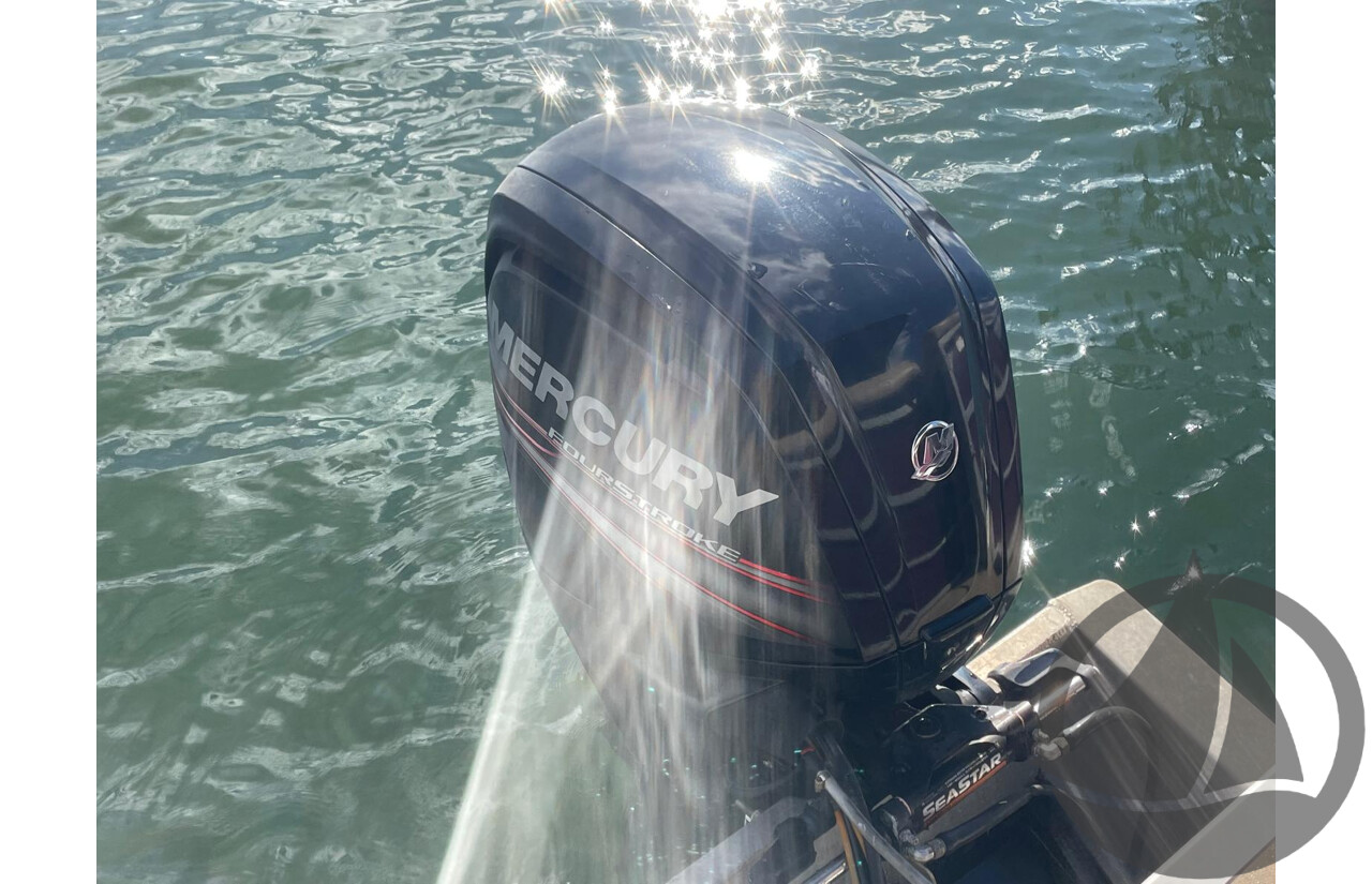NO RESERVE - 2015 Encore Bentley 243 Tri Hull Pontoon Boat, 115 HP Mercury 4 Stroke, 469 Hrs