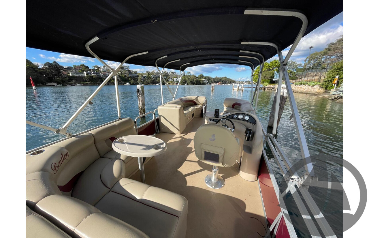 NO RESERVE - 2015 Encore Bentley 243 Tri Hull Pontoon Boat, 115 HP Mercury 4 Stroke, 469 Hrs