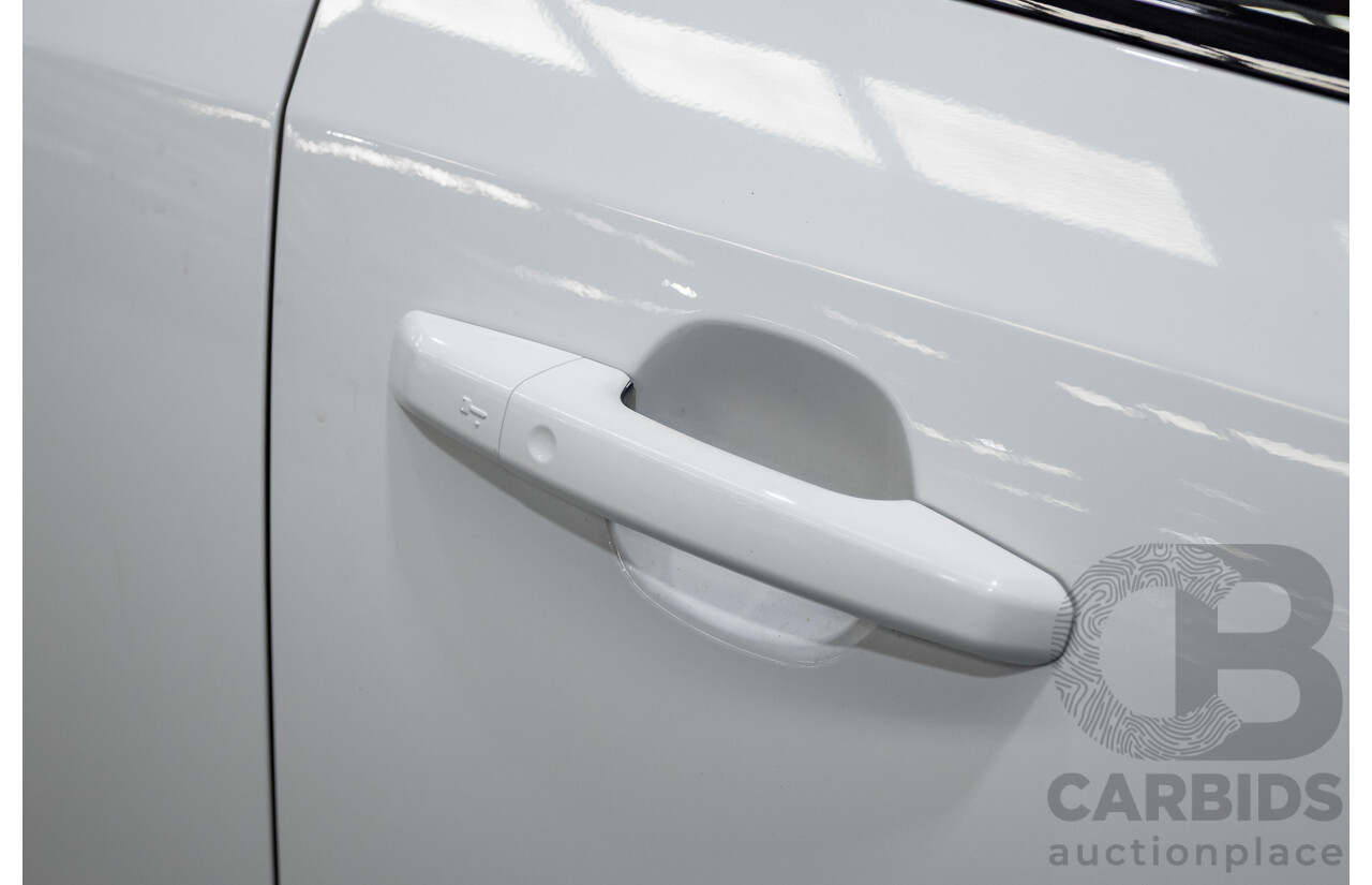 2/2019 Jaguar E-Pace P250 SE (AWD) X540 MY19 4D Wagon Fuji White Turbo 2.0L
