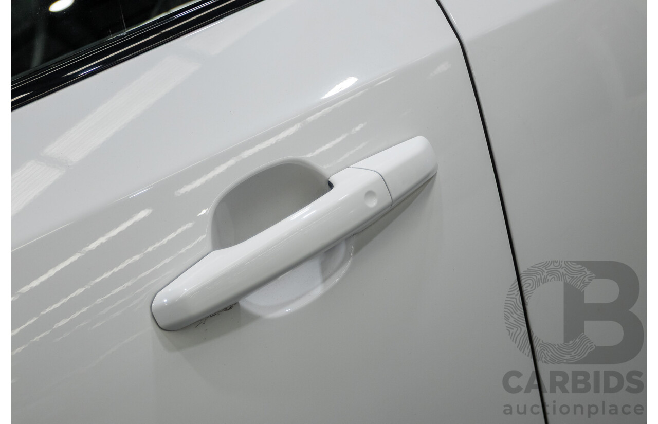 2/2019 Jaguar E-Pace P250 SE (AWD) X540 MY19 4D Wagon Fuji White Turbo 2.0L