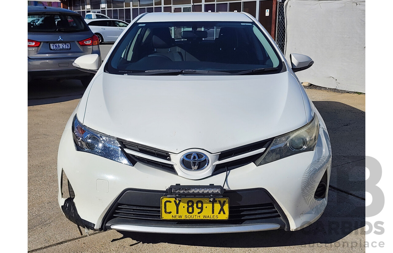 08/2013 Toyota Corolla Ascent ZRE182R 5d Hatchback White 1.8L
