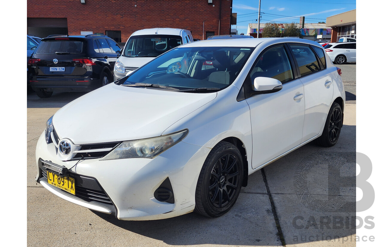 08/2013 Toyota Corolla Ascent ZRE182R 5d Hatchback White 1.8L