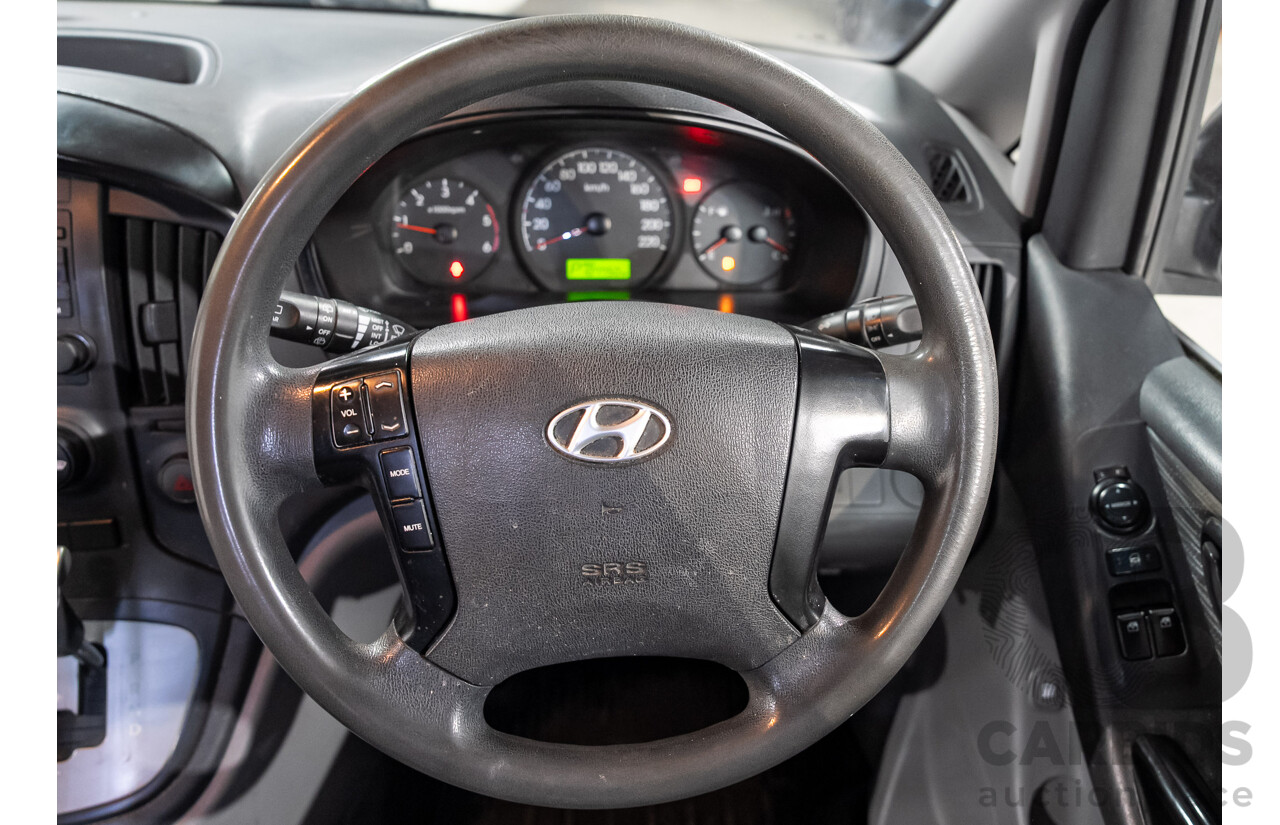 07/2013 Hyundai iLoad TQ MY13 4d Van Creamy White Turbo Diesel 2.5L